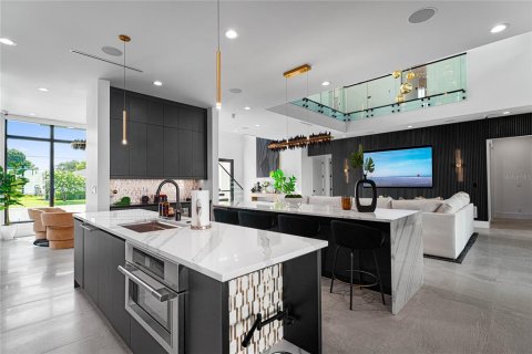 Купить виллу или дом в Тампа, Флорида 9 комнат, 520.25м2, № 2097260 - фото 20