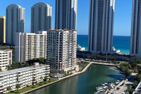 Купить кондоминиум в Санни-Айлс-Бич, Флорида 1 спальня, 70.79м2, № 1935911 - фото 3