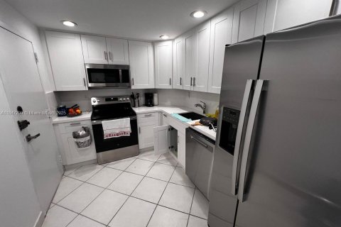 Купить кондоминиум в Санни-Айлс-Бич, Флорида 1 спальня, 70.79м2, № 1935911 - фото 18