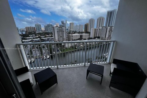 Купить кондоминиум в Санни-Айлс-Бич, Флорида 1 спальня, 70.79м2, № 1935911 - фото 22