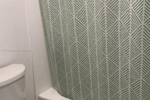 Купить кондоминиум в Санни-Айлс-Бич, Флорида 1 спальня, 70.79м2, № 1935911 - фото 26