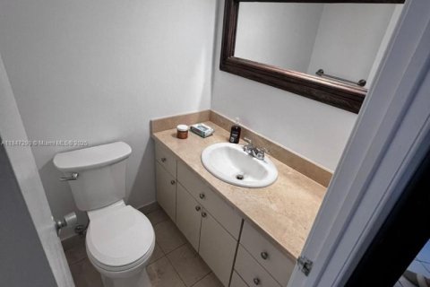 Купить кондоминиум в Санни-Айлс-Бич, Флорида 1 спальня, 70.79м2, № 1935911 - фото 23