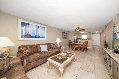 Condo in Clearwater, Florida, 2 bedrooms  № 1557227 - photo 8