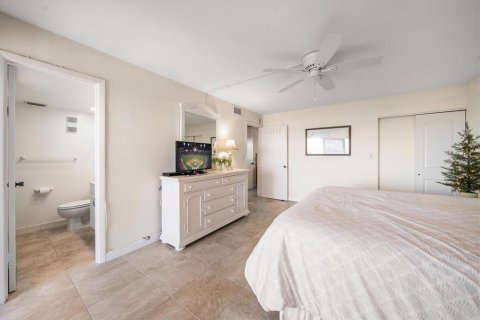 Condo in Clearwater, Florida, 2 bedrooms  № 1557227 - photo 24