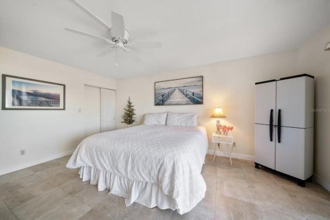 Condo in Clearwater, Florida, 2 bedrooms  № 1557227 - photo 27