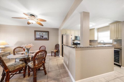 Condo in Clearwater, Florida, 2 bedrooms  № 1557227 - photo 14