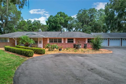 Casa en venta en Lady Lake, Florida, 3 dormitorios, 242.29 m2 № 1815366 - foto 2