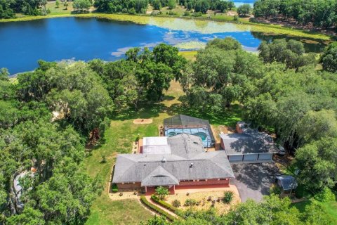 Casa en venta en Lady Lake, Florida, 3 dormitorios, 242.29 m2 № 1815366 - foto 1