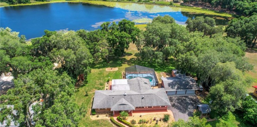 Casa en Lady Lake, Florida 3 dormitorios, 242.29 m2 № 1815366