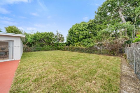 House in Oakland Park, Florida 3 bedrooms, 119.94 sq.m. № 1988119 - photo 17