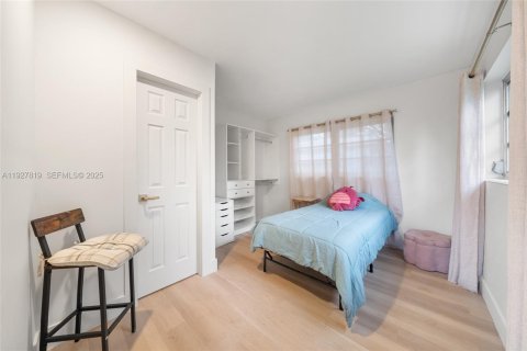 House in Oakland Park, Florida 3 bedrooms, 119.94 sq.m. № 1988119 - photo 14