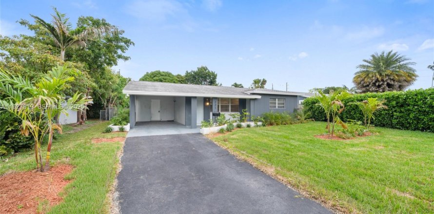 House in Oakland Park, Florida 3 bedrooms, 119.94 sq.m. № 1988119