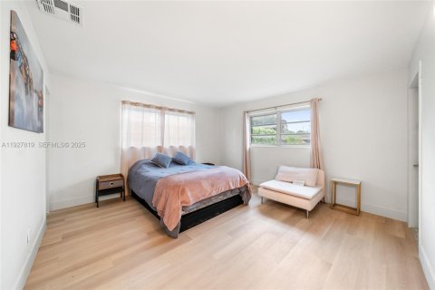 House in Oakland Park, Florida 3 bedrooms, 119.94 sq.m. № 1988119 - photo 8