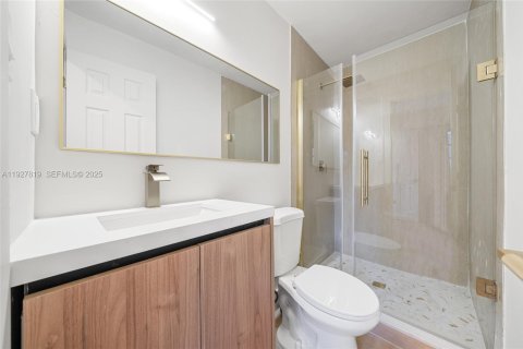 House in Oakland Park, Florida 3 bedrooms, 119.94 sq.m. № 1988119 - photo 10