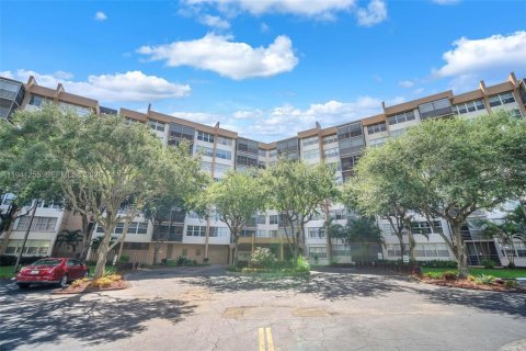 Снять в аренду кондоминиум в Пемброк-Пайнс, Флорида 2 спальни, 102.19м2, № 1998377 - фото 5