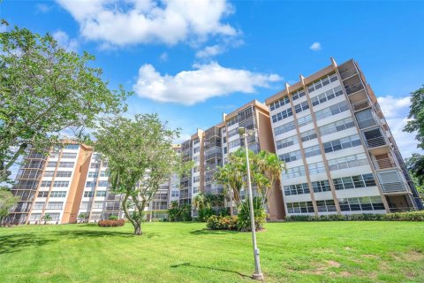 Снять в аренду кондоминиум в Пемброк-Пайнс, Флорида 2 спальни, 102.19м2, № 1998377 - фото 4