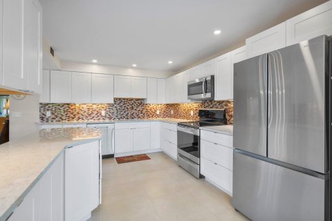 Condo in Boynton Beach, Florida, 3 bedrooms  № 2154545 - photo 16
