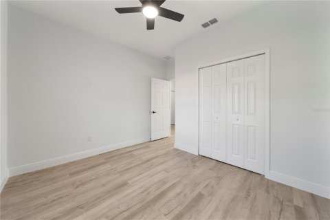 House in Palm Bay, Florida 4 bedrooms, 166.57 sq.m. № 1616408 - photo 15