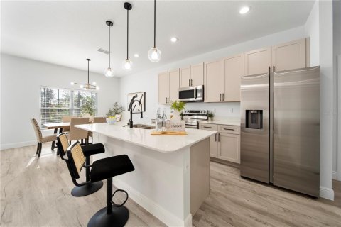 House in Palm Bay, Florida 4 bedrooms, 166.57 sq.m. № 1616408 - photo 5