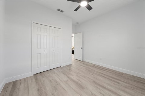 House in Palm Bay, Florida 4 bedrooms, 166.57 sq.m. № 1616408 - photo 17