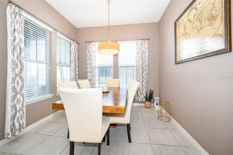 Townhouse in Oviedo, Florida 3 bedrooms, 176.61 sq.m. № 1915061 - photo 10