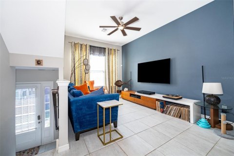 Townhouse in Oviedo, Florida 3 bedrooms, 176.61 sq.m. № 1915061 - photo 7