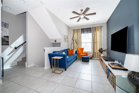 Townhouse in Oviedo, Florida 3 bedrooms, 176.61 sq.m. № 1915061 - photo 8