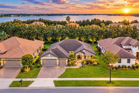 Villa ou maison à vendre à Auburndale, Floride: 4 chambres, 215.25 m2 № 2431036 - photo 3
