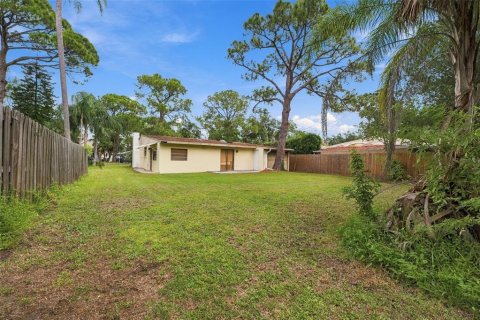 House in Palm Harbor, Florida 3 bedrooms, 126.53 sq.m. № 2413745 - photo 5