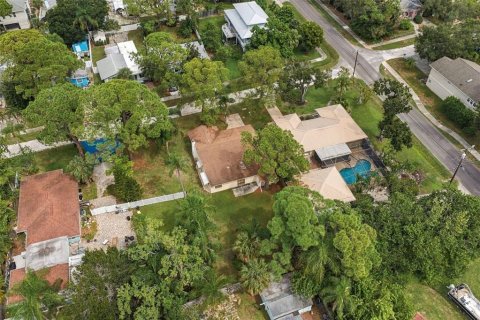 House in Palm Harbor, Florida 3 bedrooms, 126.53 sq.m. № 2413745 - photo 17