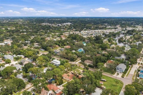 House in Palm Harbor, Florida 3 bedrooms, 126.53 sq.m. № 2413745 - photo 15