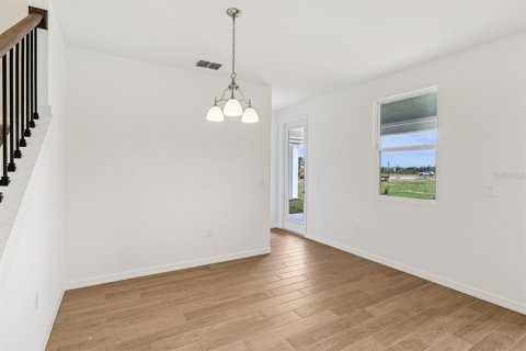 House in Winter Garden, Florida 5 bedrooms, 347.08 sq.m. № 2429046 - photo 11