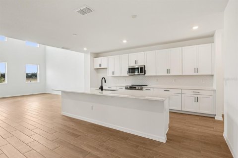 House in Winter Garden, Florida 5 bedrooms, 347.08 sq.m. № 2429046 - photo 6
