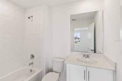 House in Winter Garden, Florida 5 bedrooms, 347.08 sq.m. № 2429046 - photo 23