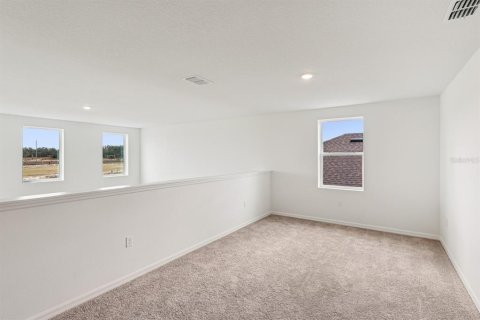 House in Winter Garden, Florida 5 bedrooms, 347.08 sq.m. № 2429046 - photo 18