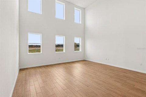 House in Winter Garden, Florida 5 bedrooms, 347.08 sq.m. № 2429046 - photo 7