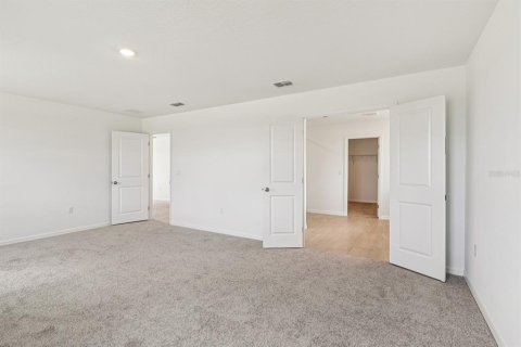 House in Winter Garden, Florida 5 bedrooms, 347.08 sq.m. № 2429046 - photo 25
