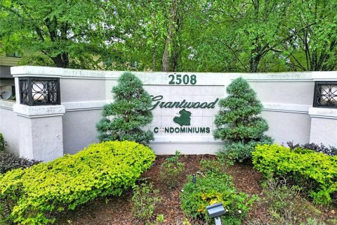 Condo in Gainesville, Florida, 2 bedrooms № 2208917 - photo 17