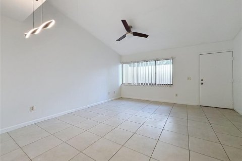 Condo in Gainesville, Florida, 2 bedrooms № 2208917 - photo 5