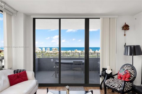 Condominio en alquiler en Miami Beach, Florida, 2 dormitorios, 117.24 m2 № 1973300 - foto 3