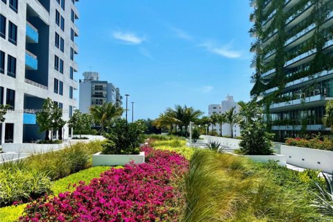 Condominio en alquiler en Miami Beach, Florida, 2 dormitorios, 117.24 m2 № 1973300 - foto 13