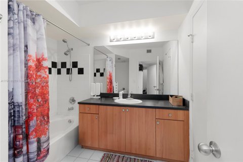Condominio en alquiler en Miami Beach, Florida, 2 dormitorios, 117.24 m2 № 1973300 - foto 9