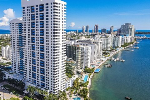 Condominio en alquiler en Miami Beach, Florida, 2 dormitorios, 117.24 m2 № 1973300 - foto 1