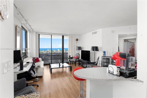 Condominio en alquiler en Miami Beach, Florida, 2 dormitorios, 117.24 m2 № 1973300 - foto 10