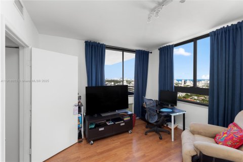 Condominio en alquiler en Miami Beach, Florida, 2 dormitorios, 117.24 m2 № 1973300 - foto 7