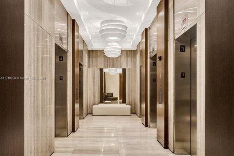 Condominio en alquiler en Miami Beach, Florida, 2 dormitorios, 117.24 m2 № 1973300 - foto 17