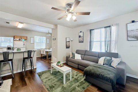 Condo in Gainesville, Florida, 2 bedrooms № 2210345 - photo 9