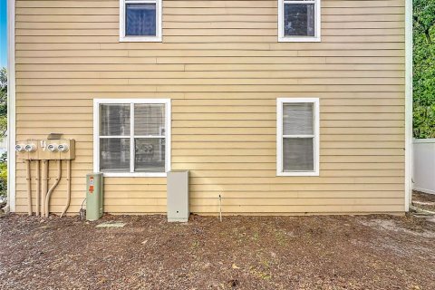 Condo in Gainesville, Florida, 2 bedrooms № 2210345 - photo 30