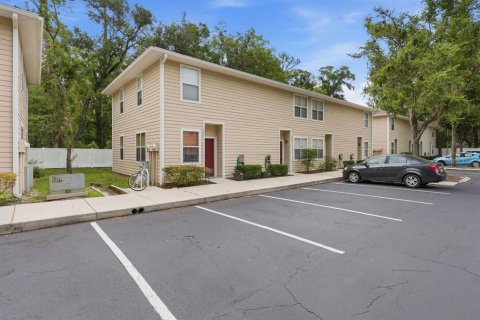 Condominio en Gainesville, Florida, 2 dormitorios  № 2210345
