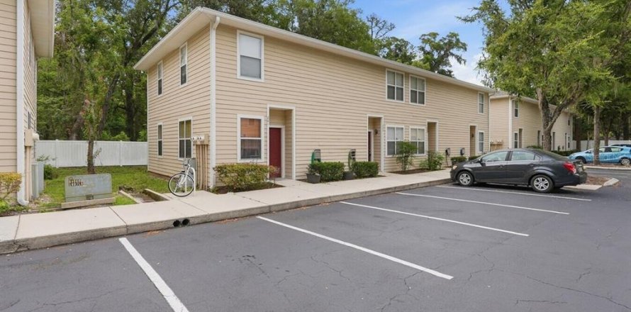 Condo in Gainesville, Florida, 2 bedrooms № 2210345